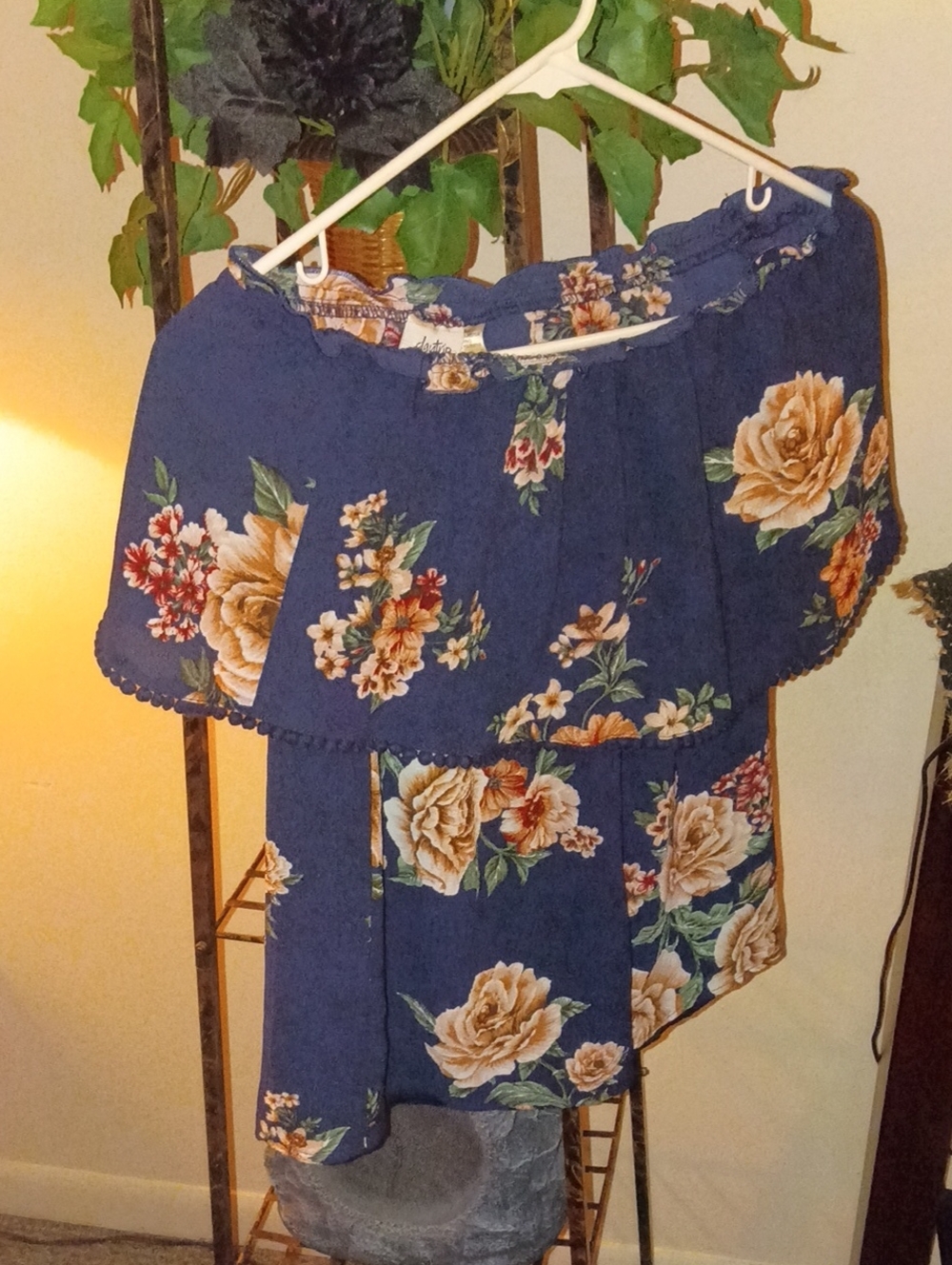 Day trip Floral Blue Tiered Women's Sleeveless Shorts Romper Size Medium